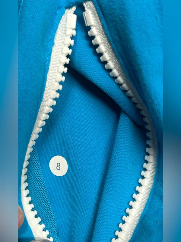 Lululemon Size 8 Blue Vented Cuff Cover Thumb Holes Define Jacket - Image 3