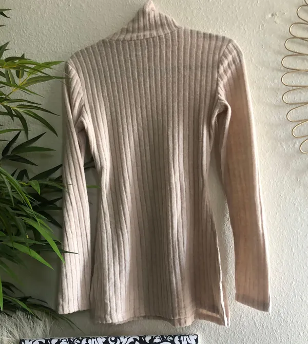 Beige turtleneck long sleeve sweater top with side slits (Size S) - Image 3