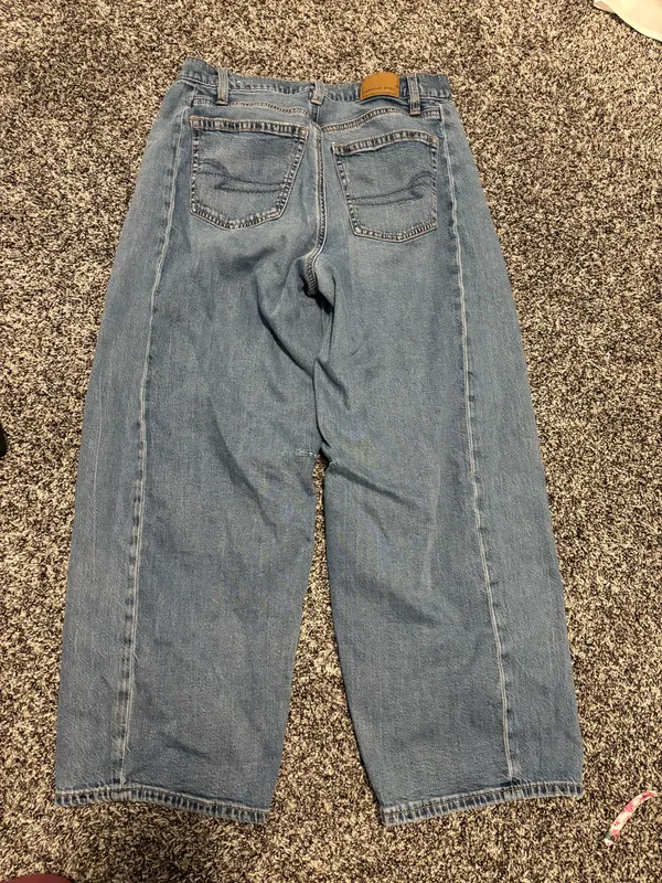 American Eagle Barrel Jeans - Image 2
