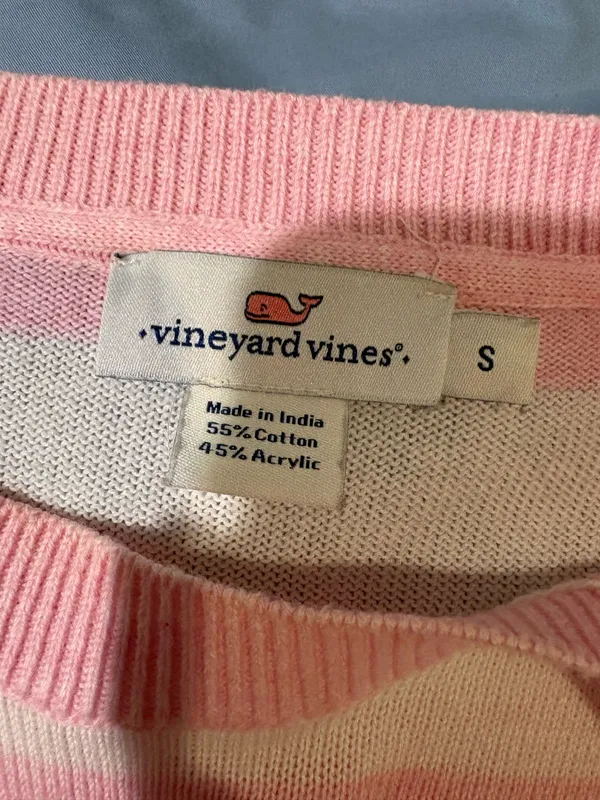 Vineyard Vines Sweater - Image 3