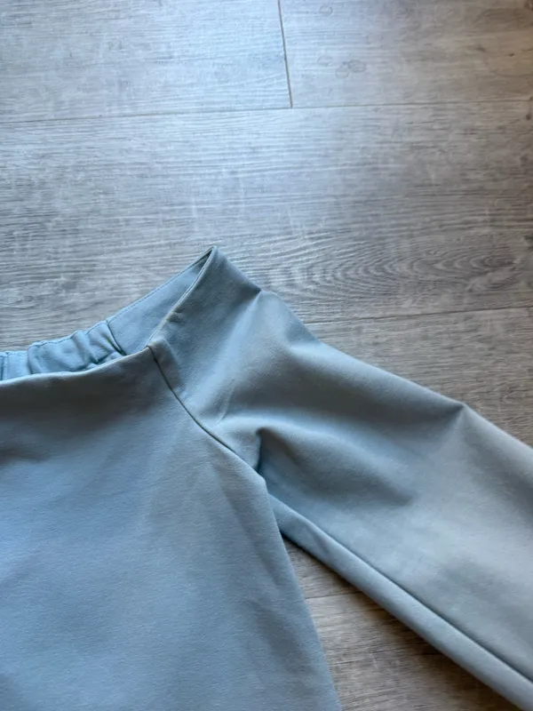TUCKERNUCK Miranda Off The Shoulder Top Size S In Slate Blue Feminine Preppy - Image 5