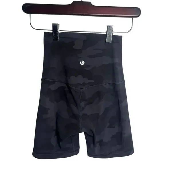 lululemon Align High-Rise Short 6" camo 2 - Image 3
