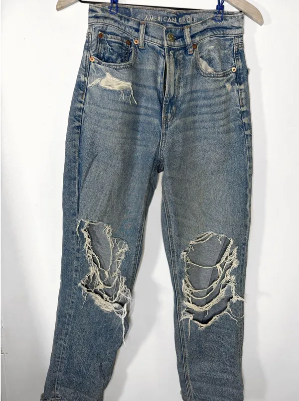 American Eagle Outfitters Jeans Ripped Mom - Image 3