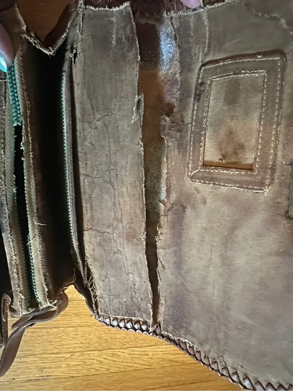 Vtg Hand Tooled Leather Mexico Stamped Crossbody Bag - Image 8