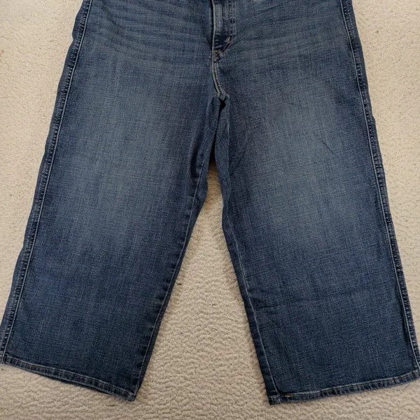 Levis Classic Wide Leg Crop Jeans Womens 16 Medium Wash Blue High Rise - Image 8