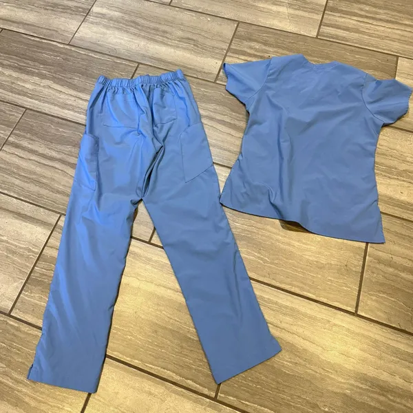 Scrub Set Sz M! No :( - Image 4