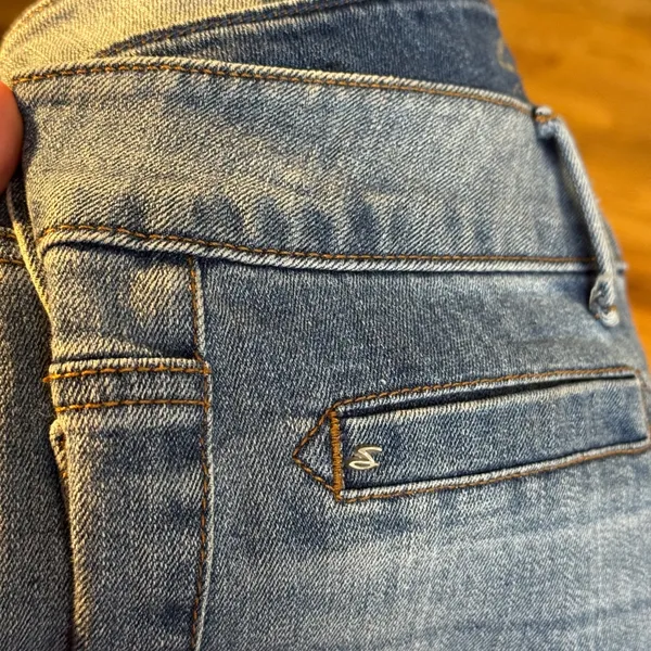 Seven7 Pacifica High Rise Wide Leg Jeans Medium Wash Raw Hem Size‎ 8 - Image 9