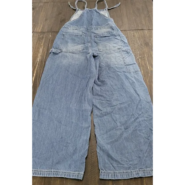 WallFlower Women's Light Wash Denim Wide-Leg Overalls Medium - Image 4