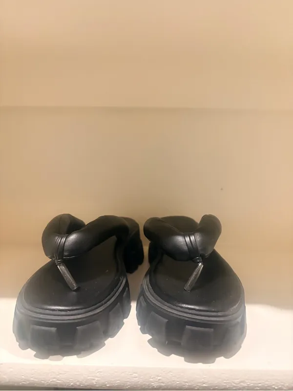 Forever 21 Black Chunky Platform Thong Sandals - Image 2