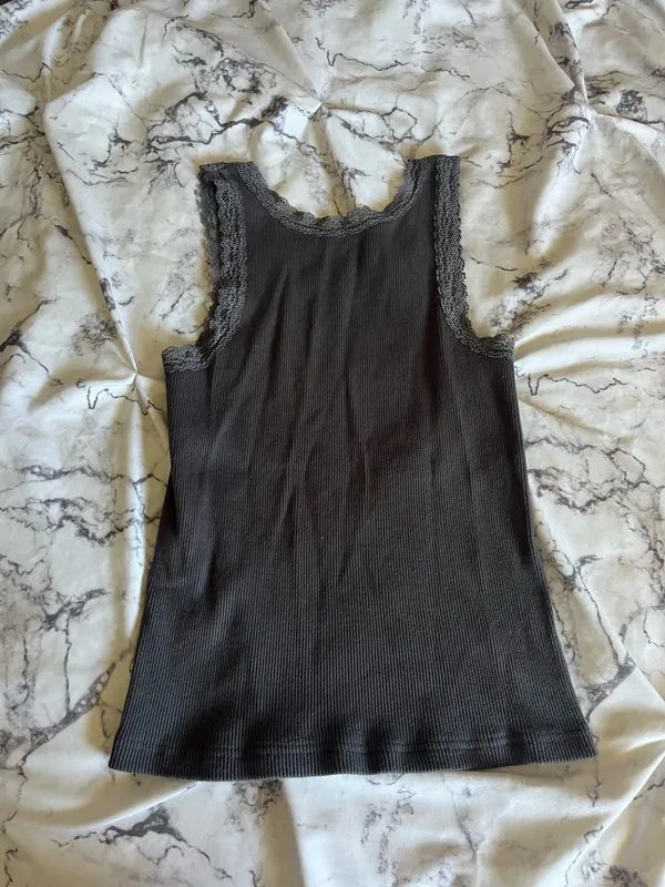 Brandy Melville Ronnie Gray Lace Tank - Image 10