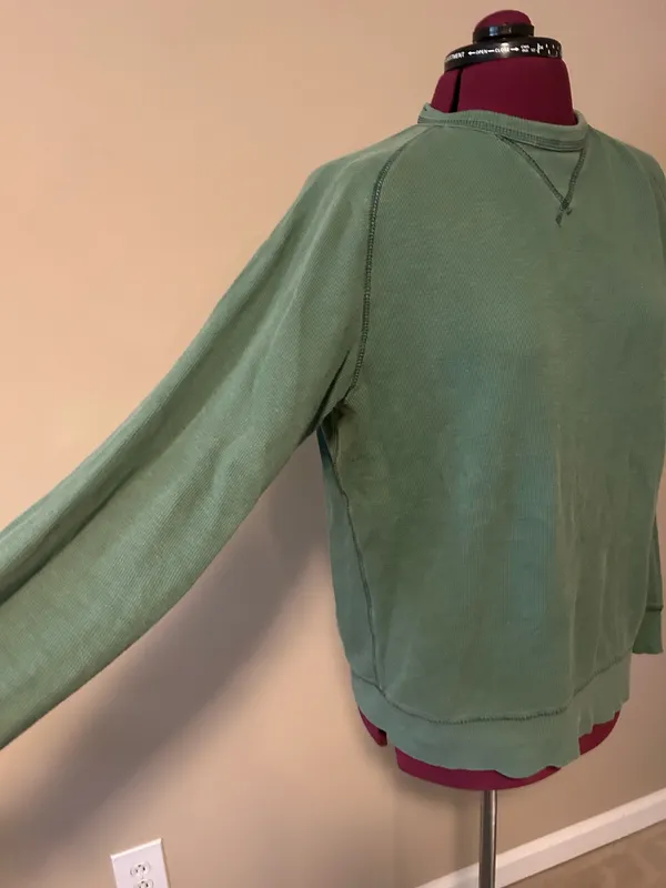 Old navy long sleeve sweater - Image 4