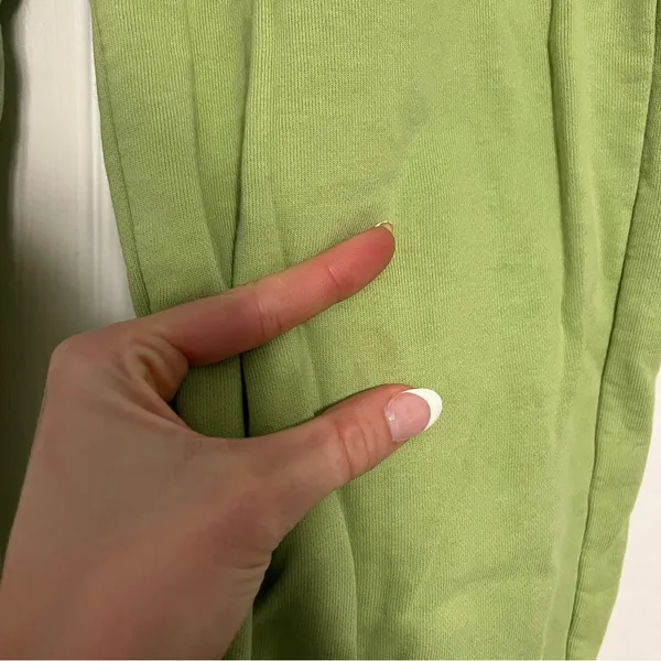 Brandy Melville Green Rosa Sweatpants - Image 9