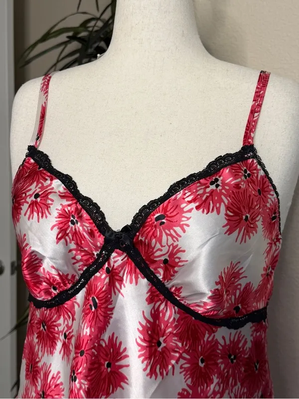 Lilly Pulitzer White and Pink Floral Satin Chemise with Black Lace - Image 2