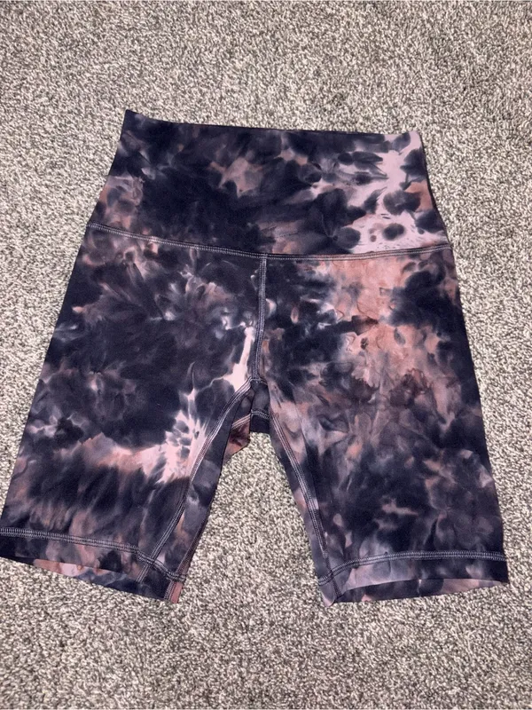 Lululemon High-Rise Tie-Dye Athletic Biker Shorts - size 4 - Image 2