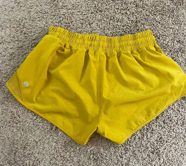 Lululemon Hotty Hot Short 2.5” *RARE color - Image 2