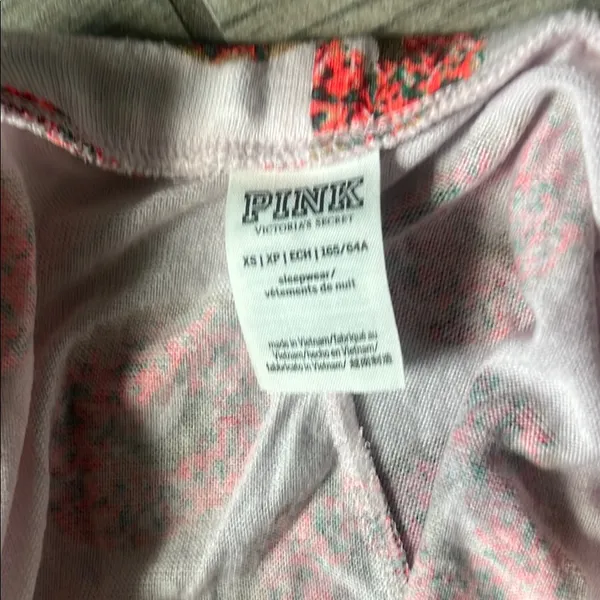 PINK Victoria's Secret Pink and Red Pajama Shorts with Ruffled Hem - Image 7