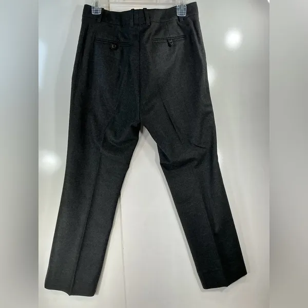 Gucci Black and Cream Label Detail - Image 4