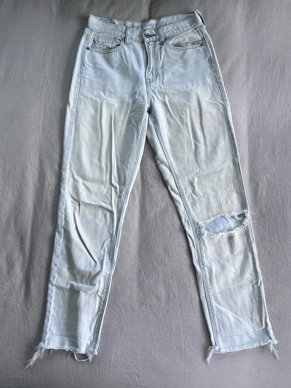 American Eagle Light Wash Mom Jeans - Image 2
