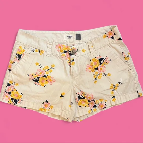 💐 Old Navy Floral Shorts - Image 2