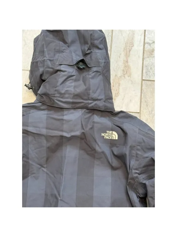 The North Face women's medium black/gray snowboard Hyvent Winter coat MSRP $299 - Image 4