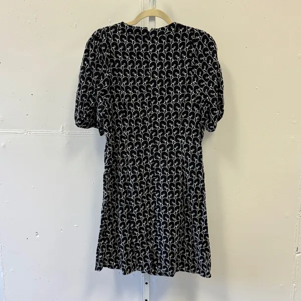 LOFT Black White Embroidered V-Neck Puff Sleeve Mini Sheath Dress Size 6 Casual - Image 2