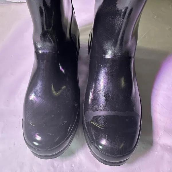 Hunter Black Glossy Rain Boots - Image 4