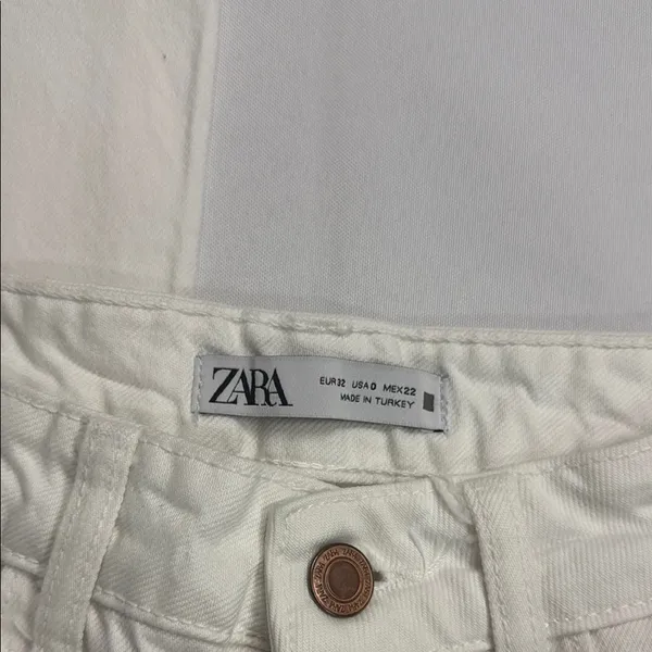 Zara White Boyfriend Jeans Relaxed Fit - Image 4
