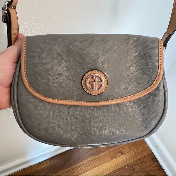 Giani Bernini Crossbody‎ Bag Gray Tan - Image 5