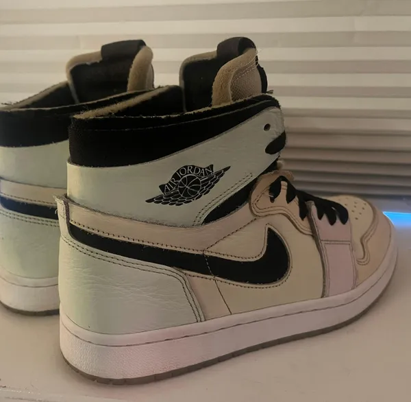 Nike Jordan 1 - Image 5
