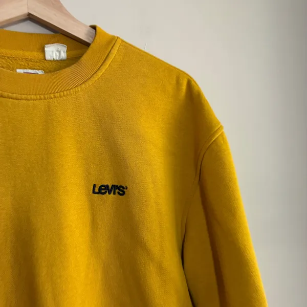 Levi's mustard yellow vintage relaxed crewneck sweater women's size small STAIN - Image 2