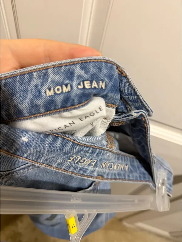 American Eagle Light Wash Mom Jeans Size 6 - Image 2
