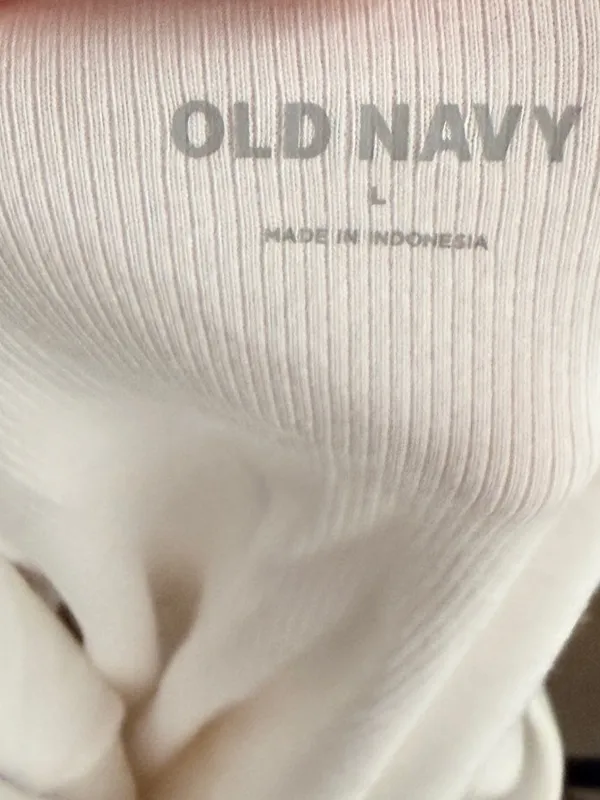 Old Navy White Top nwt - Image 5