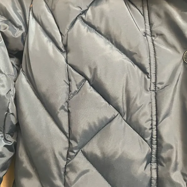 London fog women’s size medium long puffer down quilted coat - Image 6