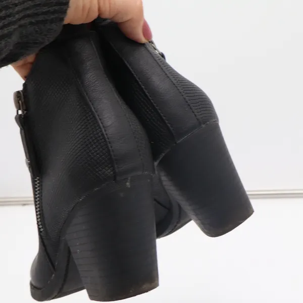 Universal Thread Ankle Boots Womens 7.5 Bootie Black Faux Leather Good - Image 7