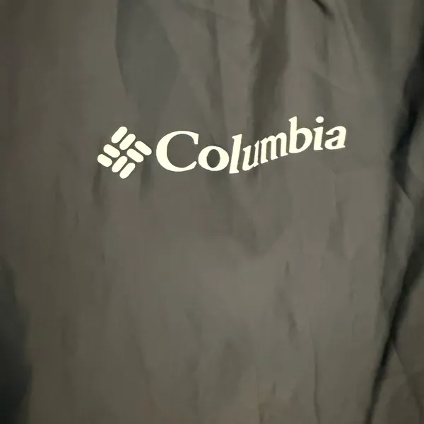 Columbia Gray Raincoat‎ Lightweight Water-Resistant Design - Image 4