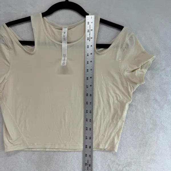 Lululemon Cut‎ Out Shoulder Crop Top Athletic Shirt Activewear Size 8 - Image 5