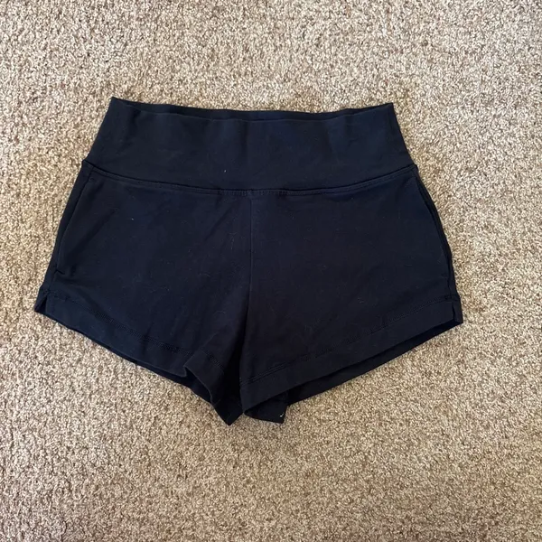 Black high-waisted athletic shorts, girls large but fit like adult xs #activewear #workout - Image 2