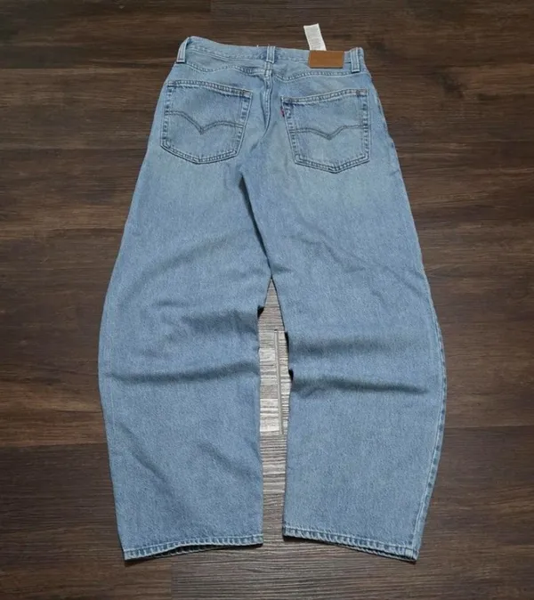 Baggy Levi’s Jeans - Image 2