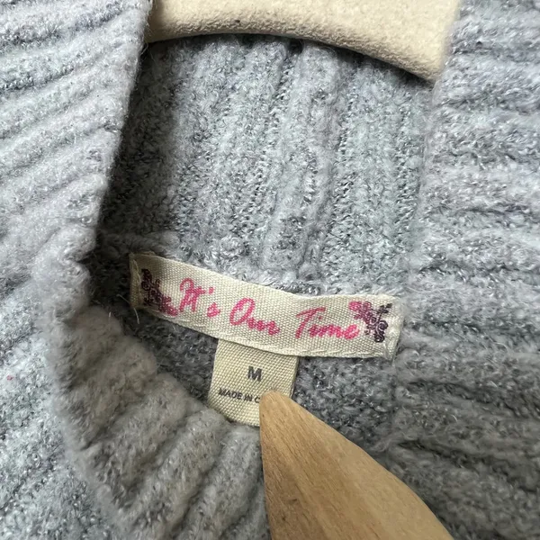 It's Our Time‎ Mock Neck Sweater Ribbed Trim Pullover Knitwear Gray Medium - Image 2