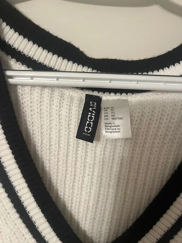 H&M V Neck Sweater Shirt - Image 2