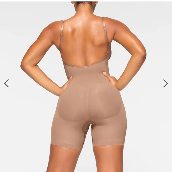 SKIMS low back mid thigh sculpting bodysuit - Image 2