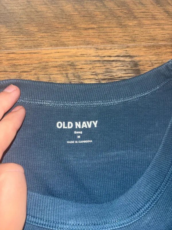 Old navy shirt  - Image 2