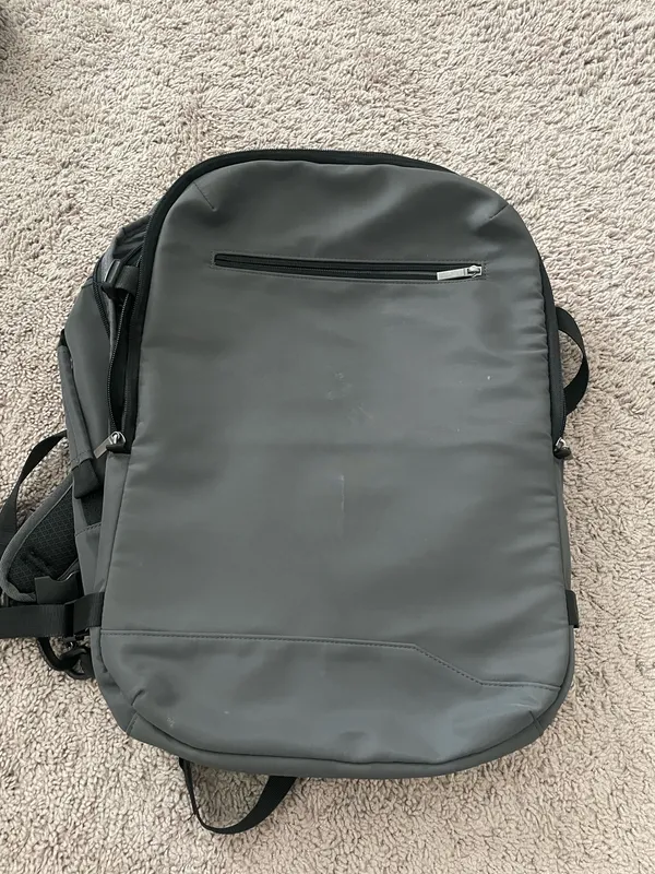 Open story travel backpack Gray - Image 5