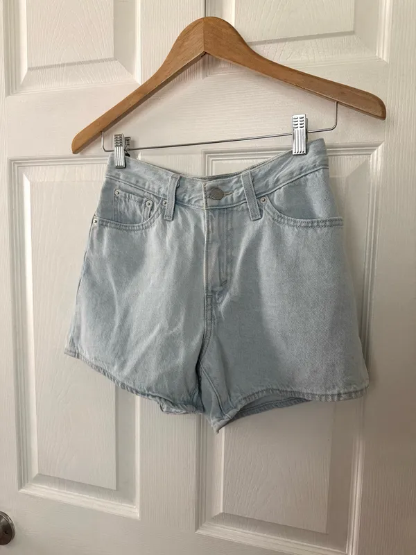 Levi’s 80s Mom Shorts - Image 6