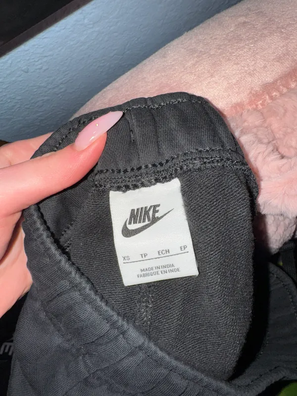 Nike Women’s Joggers - Image 6