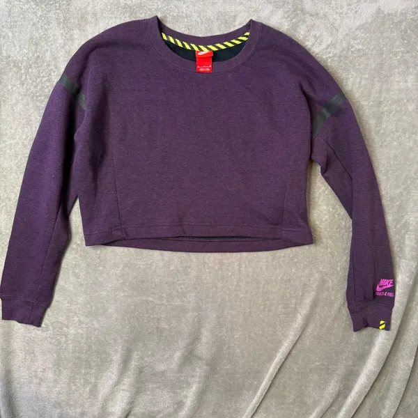 Nike Track & Field Purple Cropped Sweatshirt‎ Cozy Fleece Pullover Boxy Size M - Image 3