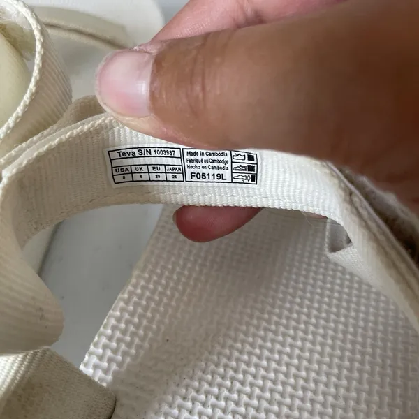 Teva Original Universal Sandals White Cream Gorpcore Outdoor Hiking Size 8 - Image 7