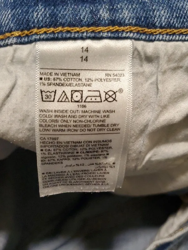 Old Navy Light Wash Boyfriend Roll-Cuff Denim Shorts - Image 3