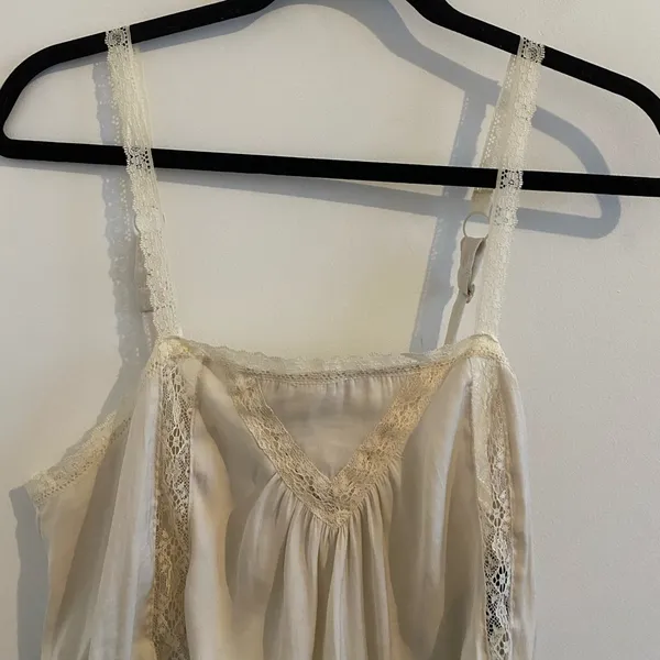 Urban Outfitters Cream Lace Trim Cropped Camisole Size Small - Image 6