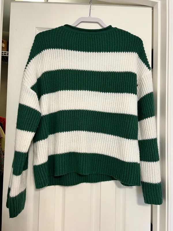 Green and white stripped oversized sweater - Image 3